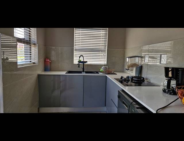 4 BEDROOM FREESTANDING FOR SALE IN SAVANNAH COUNTRY ESTATE